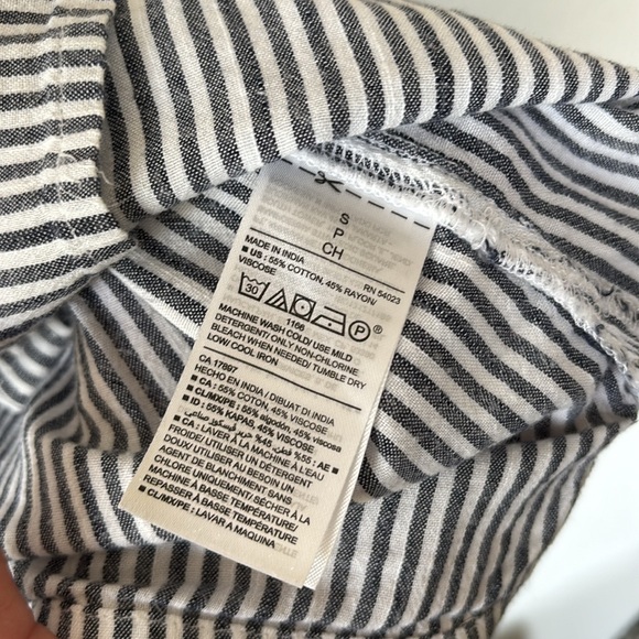 Old Navy Button-Front Striped Swing Shirt - Picture 6 of 7